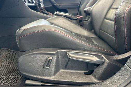 2017 Volkswagen Golf GTI SE 4-Door