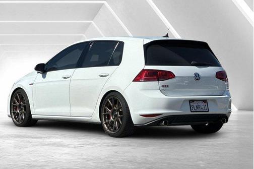 2017 Volkswagen Golf GTI SE 4-Door
