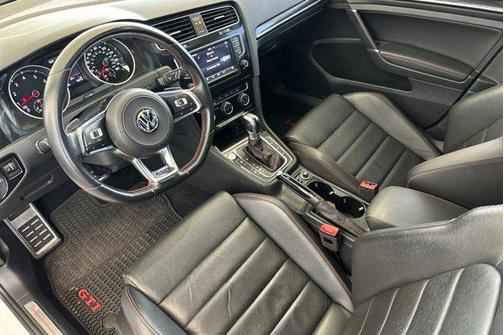 2017 Volkswagen Golf GTI SE 4-Door