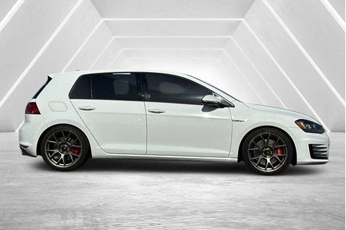 2017 Volkswagen Golf GTI SE 4-Door