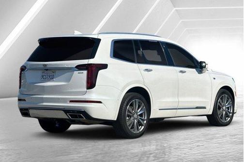 2022 Cadillac XT6 Premium Luxury FWD