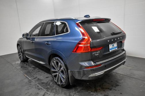 2023 Volvo XC60 B5 Ultimate Bright Theme