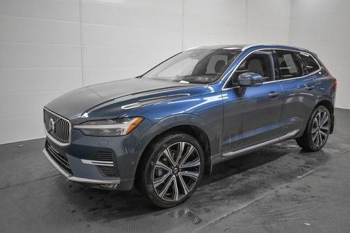 2023 Volvo XC60 B5 Ultimate Bright Theme