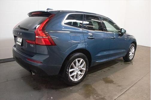 2020 Volvo XC60 T5 Momentum