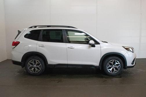 Crystal White Pearl 2023 Subaru Forester Premium