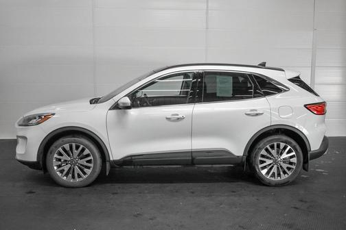 2022 Ford Escape Titanium