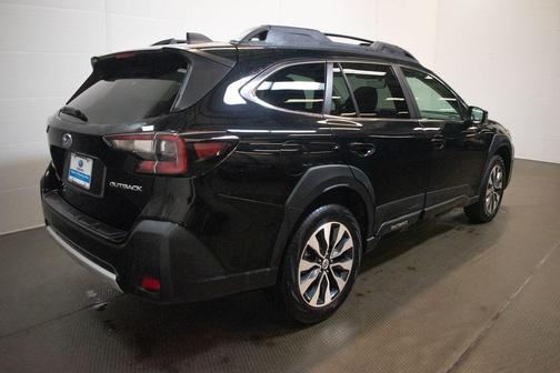 Crystal Black Silica 2024 Subaru Outback Limited