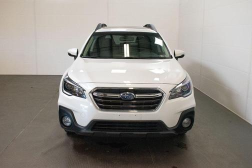 Crystal White Pearl 2018 Subaru Outback 2.5i Limited