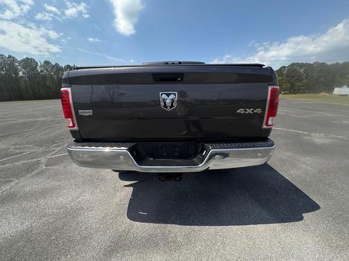 2018 RAM 2500 Laramie Crew Cab 4x4 6'4' Box