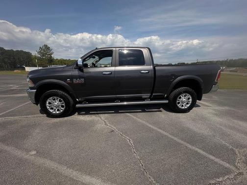 2018 RAM 2500 Laramie Crew Cab 4x4 6'4' Box