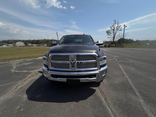 2018 RAM 2500 Laramie Crew Cab 4x4 6'4' Box