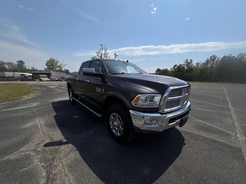 2018 RAM 2500 Laramie Crew Cab 4x4 6'4' Box