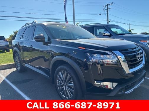 2024 Nissan Pathfinder SL