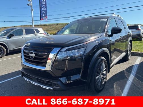 2024 Nissan Pathfinder SL