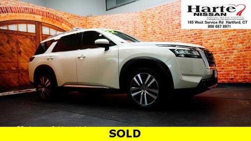 2022 Nissan Pathfinder Platinum