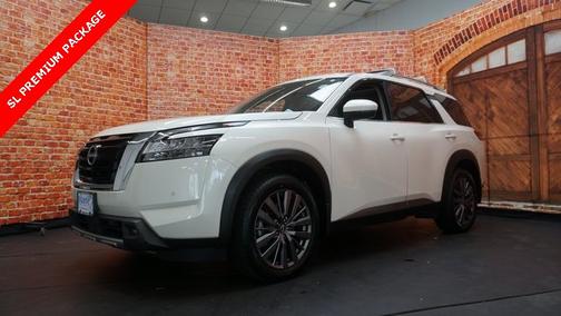 2022 Nissan Pathfinder SL