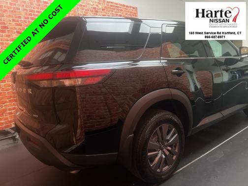 2025 Nissan Pathfinder S