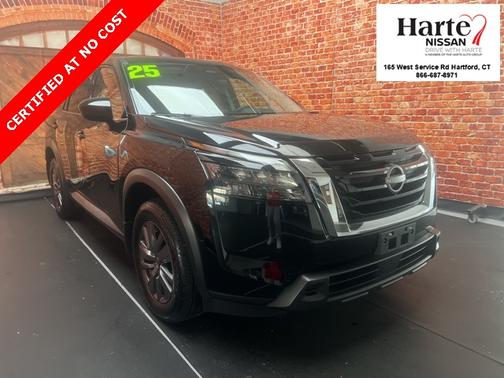 2025 Nissan Pathfinder S