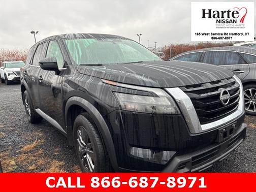 2025 Nissan Pathfinder S