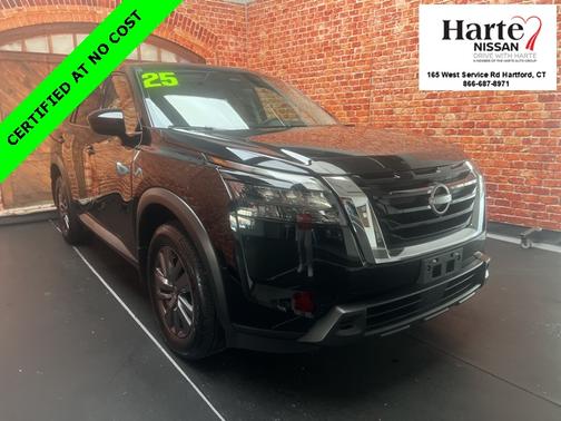 2025 Nissan Pathfinder S