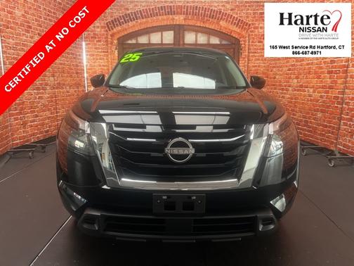 2025 Nissan Pathfinder S