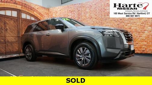 2024 Nissan Pathfinder S