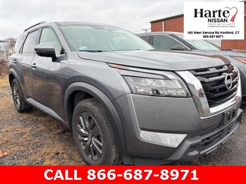 2024 Nissan Pathfinder SV