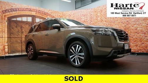 2024 Nissan Pathfinder Platinum