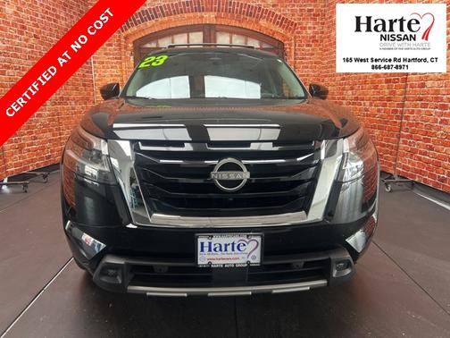 2023 Nissan Pathfinder Platinum