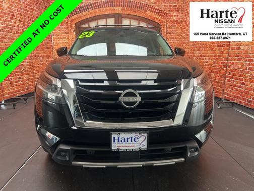 2023 Nissan Pathfinder Platinum