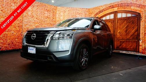 2022 Nissan Pathfinder SV