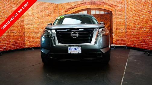 2022 Nissan Pathfinder SV