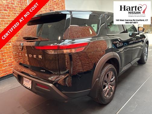 2024 Nissan Pathfinder S