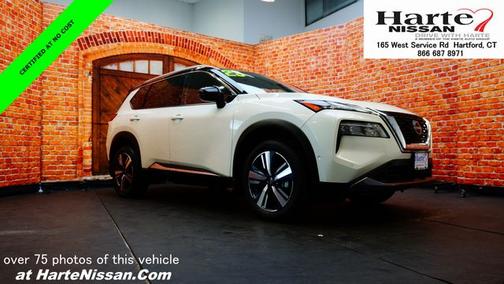2 Tone White / Black Roof 2023 Nissan Rogue SL