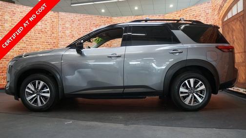 2022 Nissan Pathfinder SL