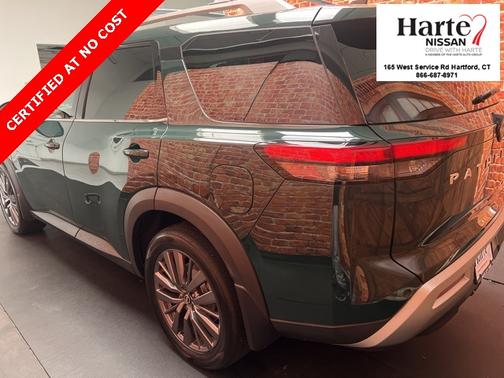 2022 Nissan Pathfinder SL