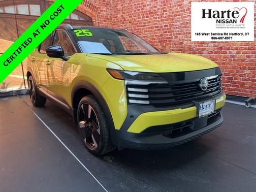 2025 Nissan Kicks SR