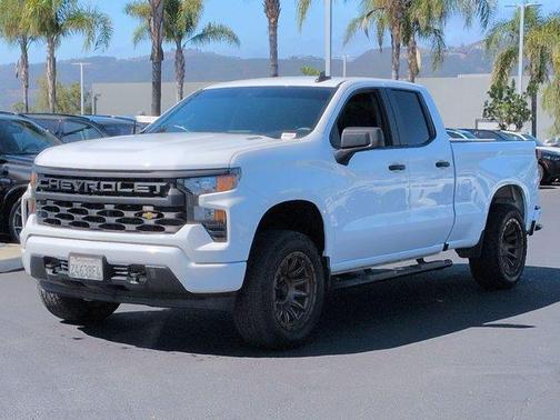 Summit White 2025 Chevrolet Silverado 1500 Custom