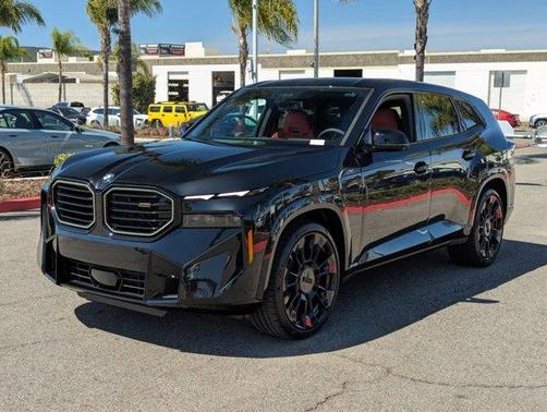 2025 BMW XM Base