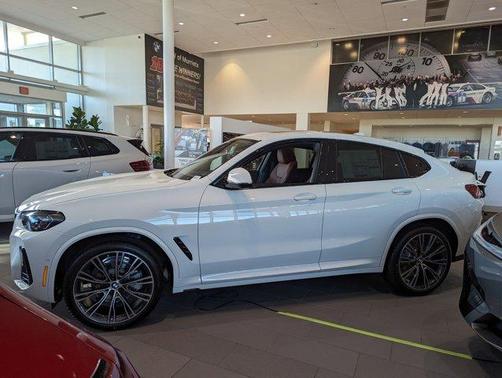 2025 BMW X4 xDrive30i