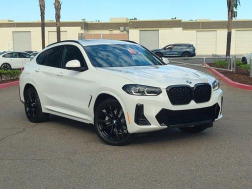 2023 BMW X4 xDrive30i