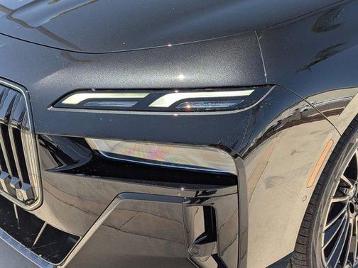 2025 BMW 760 760i xDrive