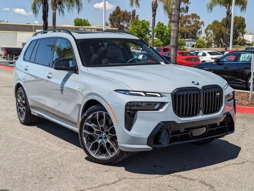 2025 BMW X7 M60i