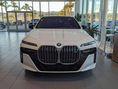 2024 BMW i7 M70