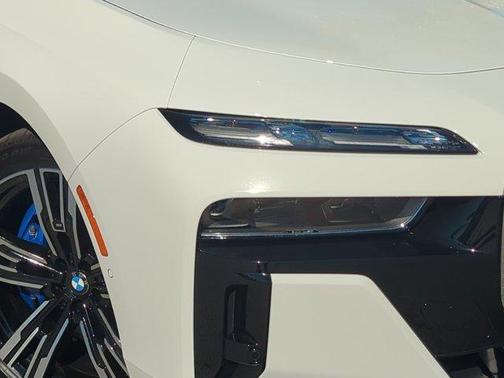 2024 BMW i7 M70
