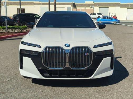 2024 BMW i7 M70