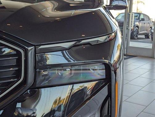 2025 BMW XM Base