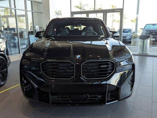 2025 BMW XM Base