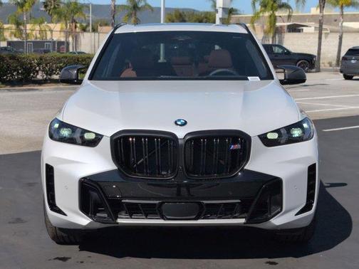 Mineral White Metallic 2026 BMW X5 M60i