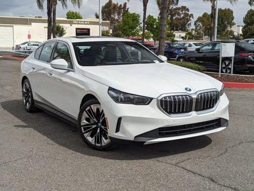 2025 BMW i5 eDrive40